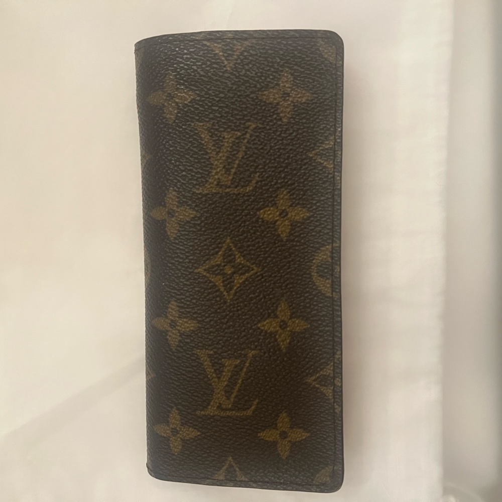Louis Vuitton Soft Sunglasses Case - Picture 2 of 12